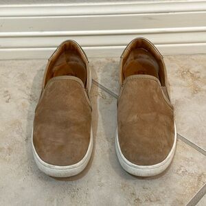 UGG Jass Slip On Shoes Tan Suede Size 6
